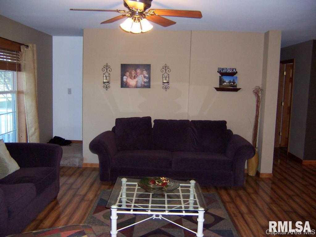 18 Drake Road Jacksonville, IL 62650 - Photo 10 of 19