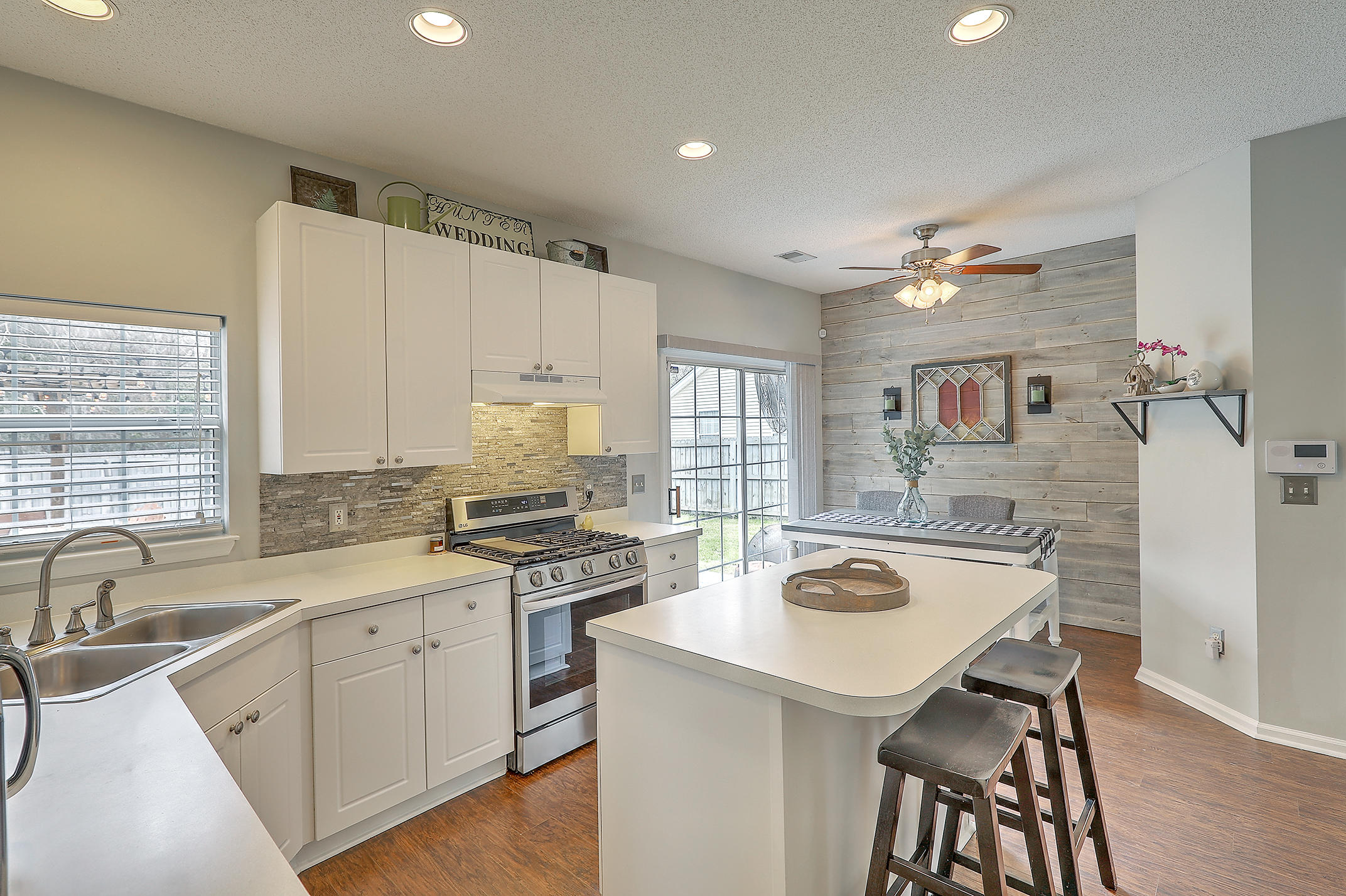 556 Carters Grove Road Charleston, SC 29414 - Photo 14 of 34 Large kitchen w/ island