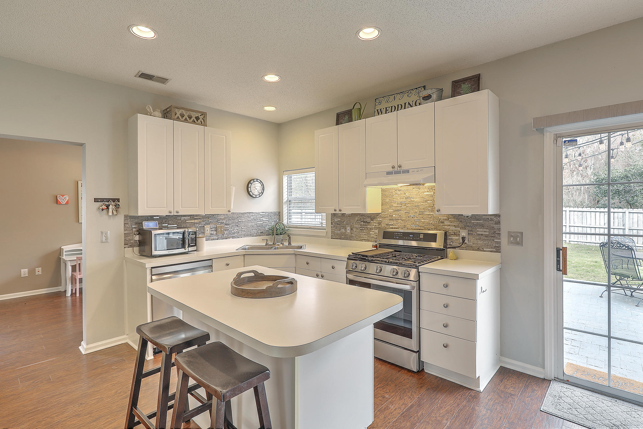 556 Carters Grove Road Charleston, SC 29414 - Photo 15 of 34 Plenty of counter space
