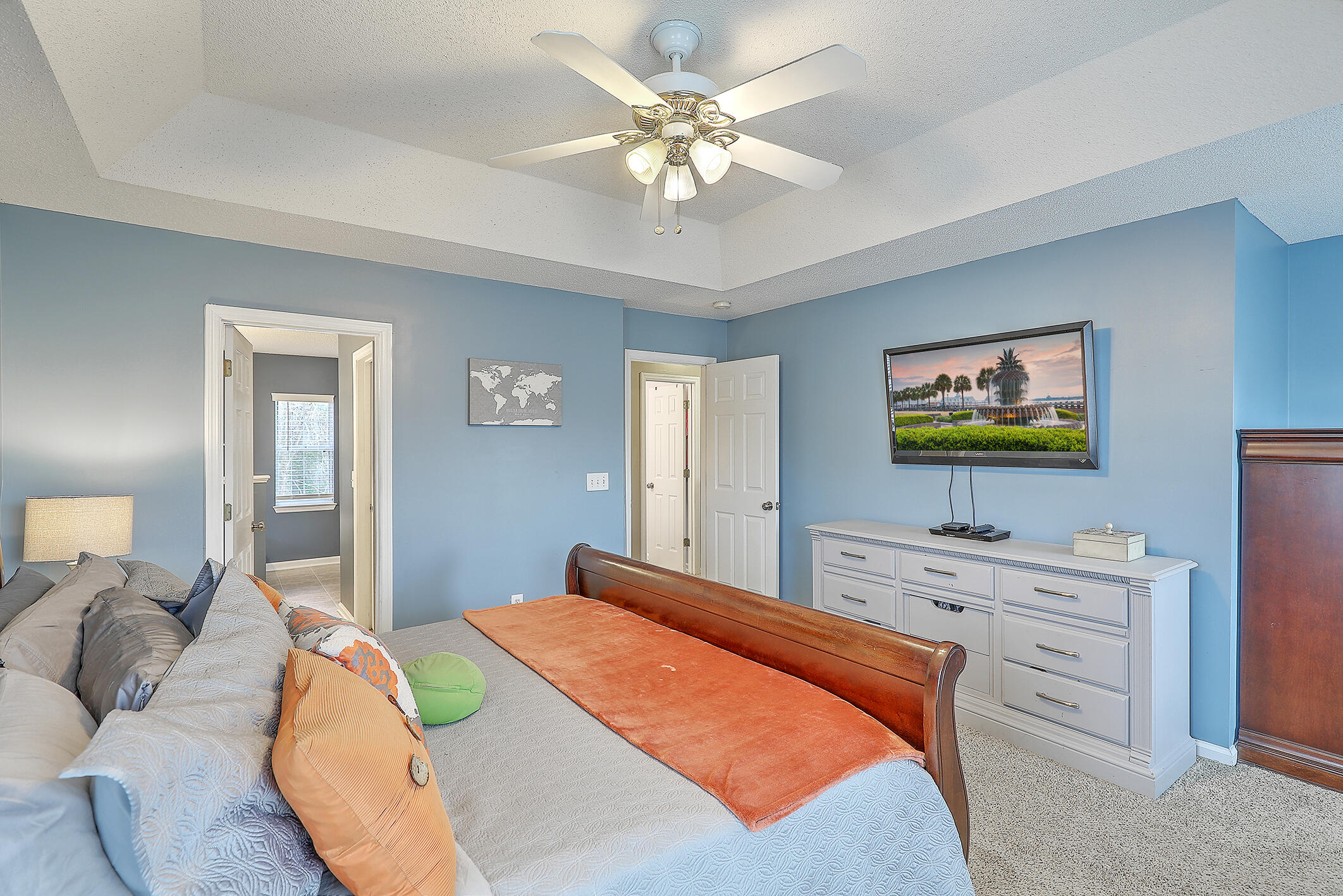 556 Carters Grove Road Charleston, SC 29414 - Photo 24 of 34 Master bedroom w/ tray ceilings