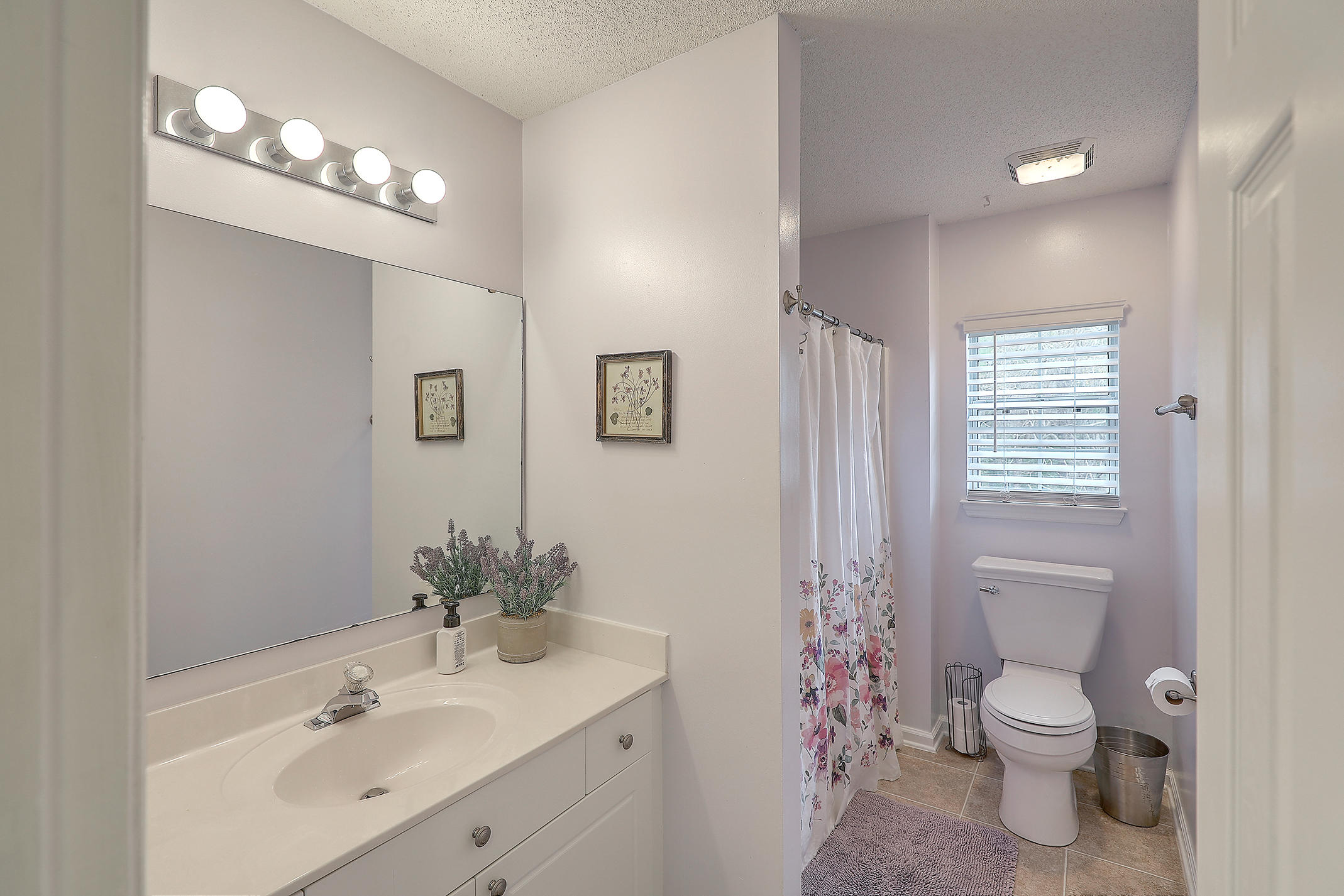 556 Carters Grove Road Charleston, SC 29414 - Photo 30 of 34 2nd Upstairs Full Bath
