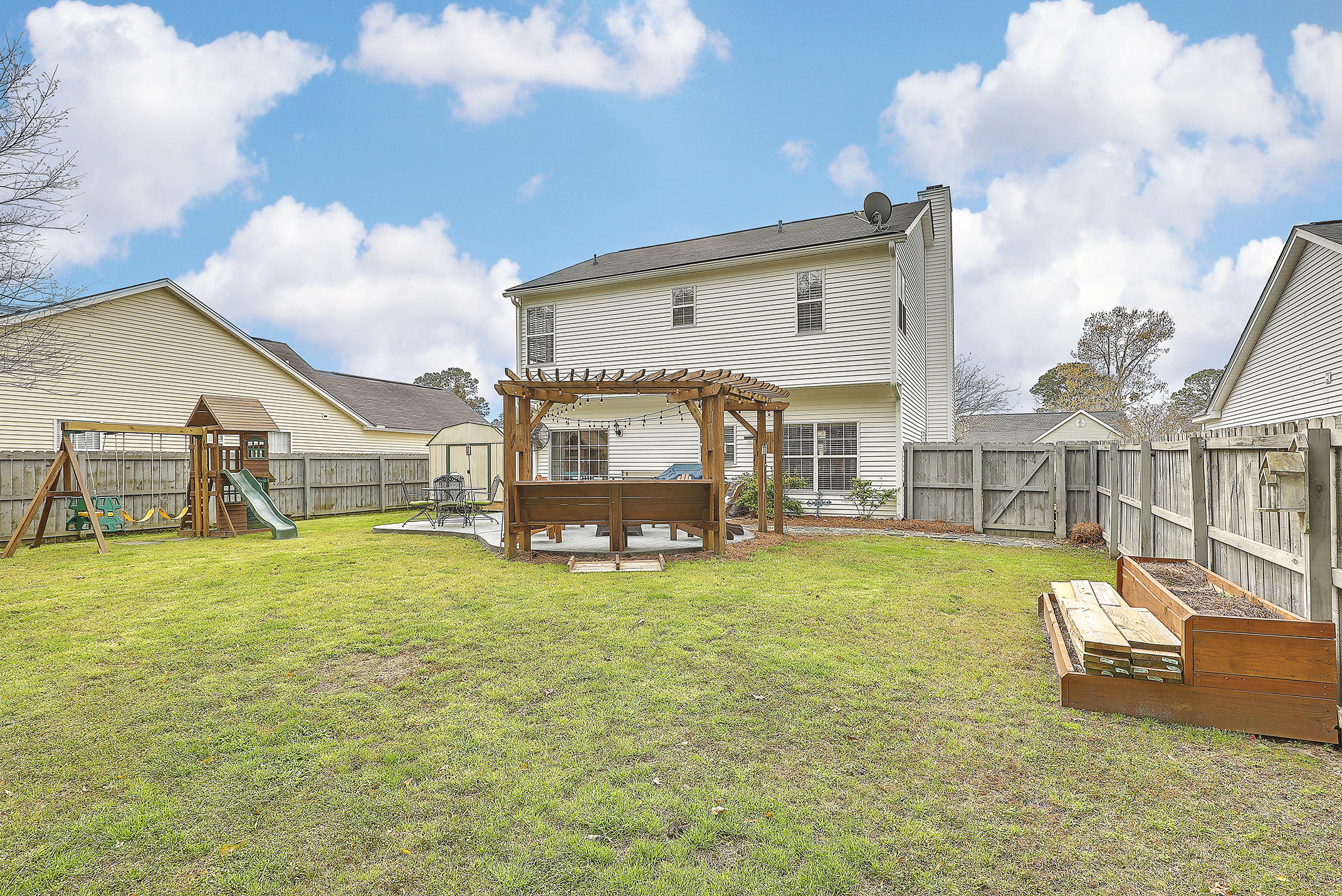 556 Carters Grove Road Charleston, SC 29414 - Photo 33 of 34 Large yard