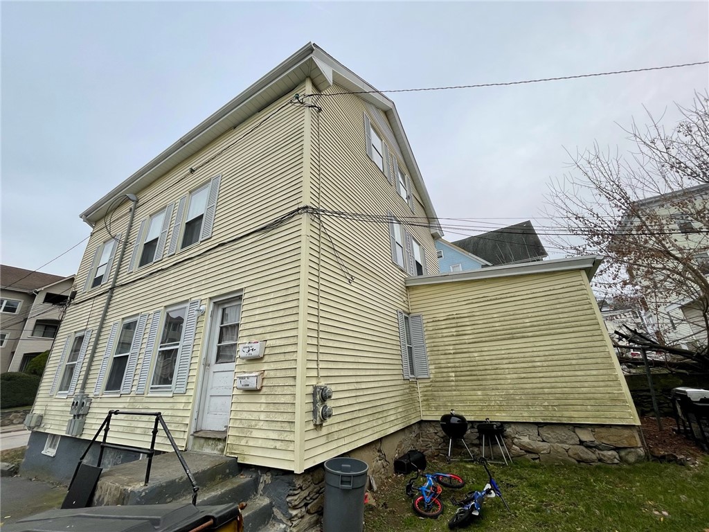 141 Welles Street Woonsocket, RI 02895 - Photo 3 of 6 Gallery Image 3