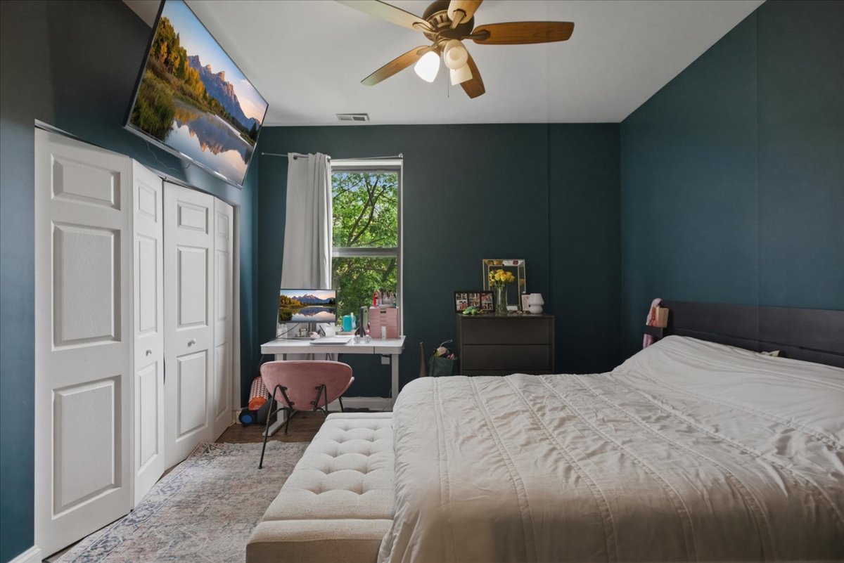 3142 West George Street, Unit C2 Chicago, IL 60618 - Photo 6 of 11
