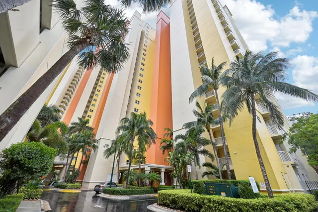 $759,000 | 2640 Lake Shore Drive, Unit 1510, Riviera Beach, FL 33404