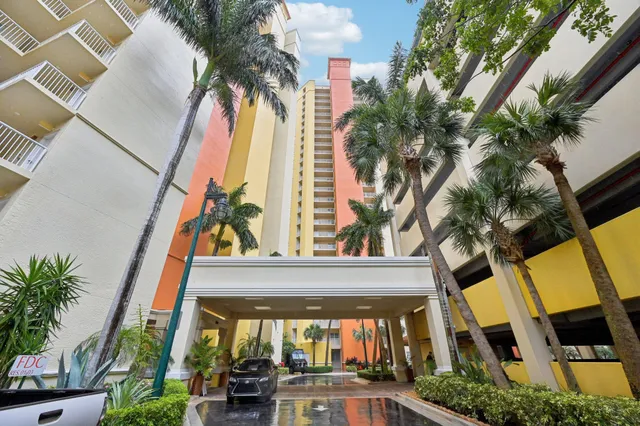 $759,000 | 2640 Lake Shore Drive, Unit 1510, Riviera Beach, FL 33404