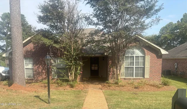$232,000 | 1024 Highland Cove Place, Ridgeland, MS 39157