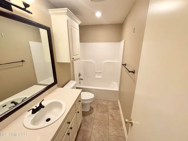 $232,000 | 1024 Highland Cove Place, Ridgeland, MS 39157