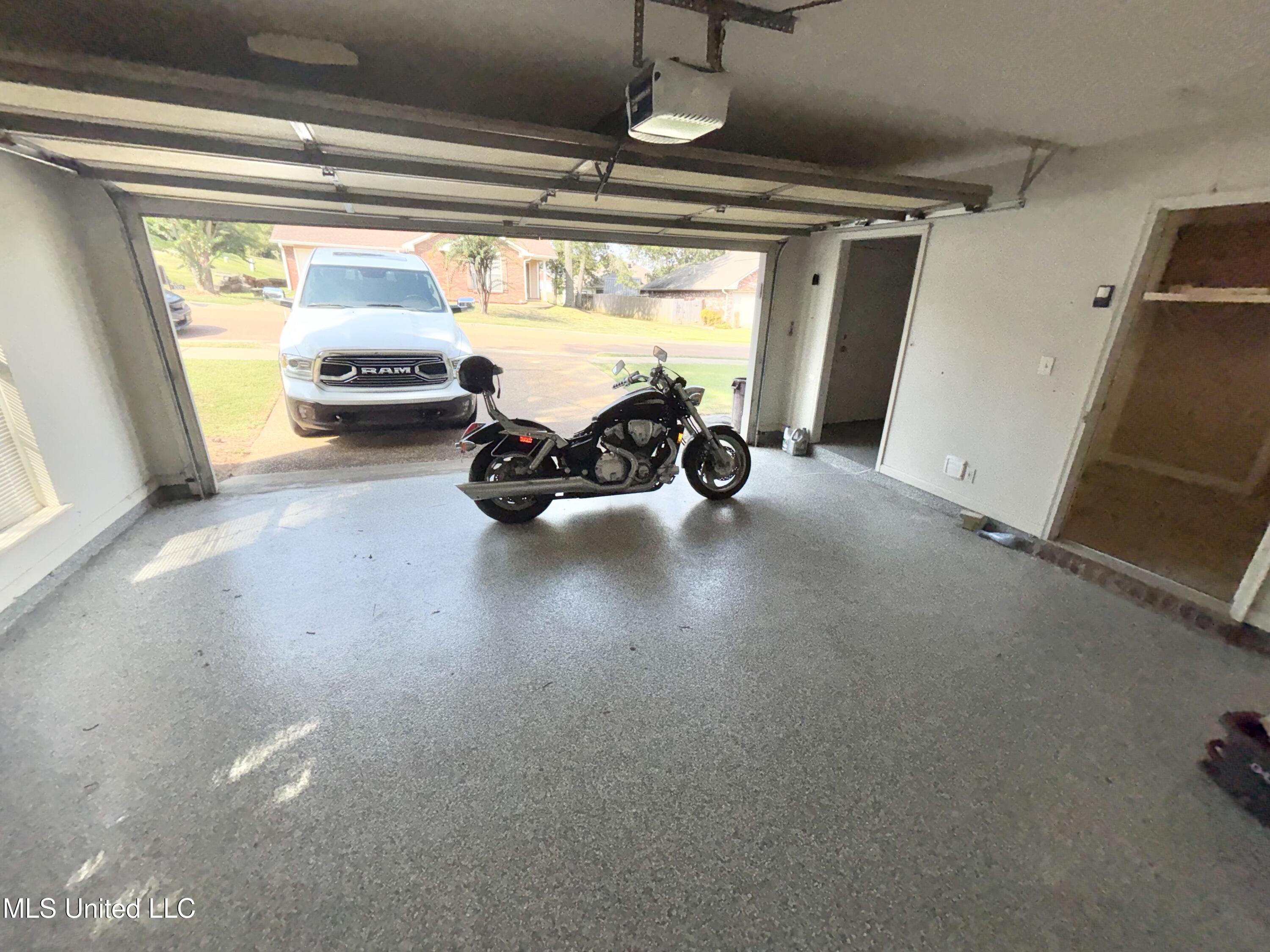 1024 Highland Cove Place Ridgeland, MS 39157 - Photo 15 of 15 Garage