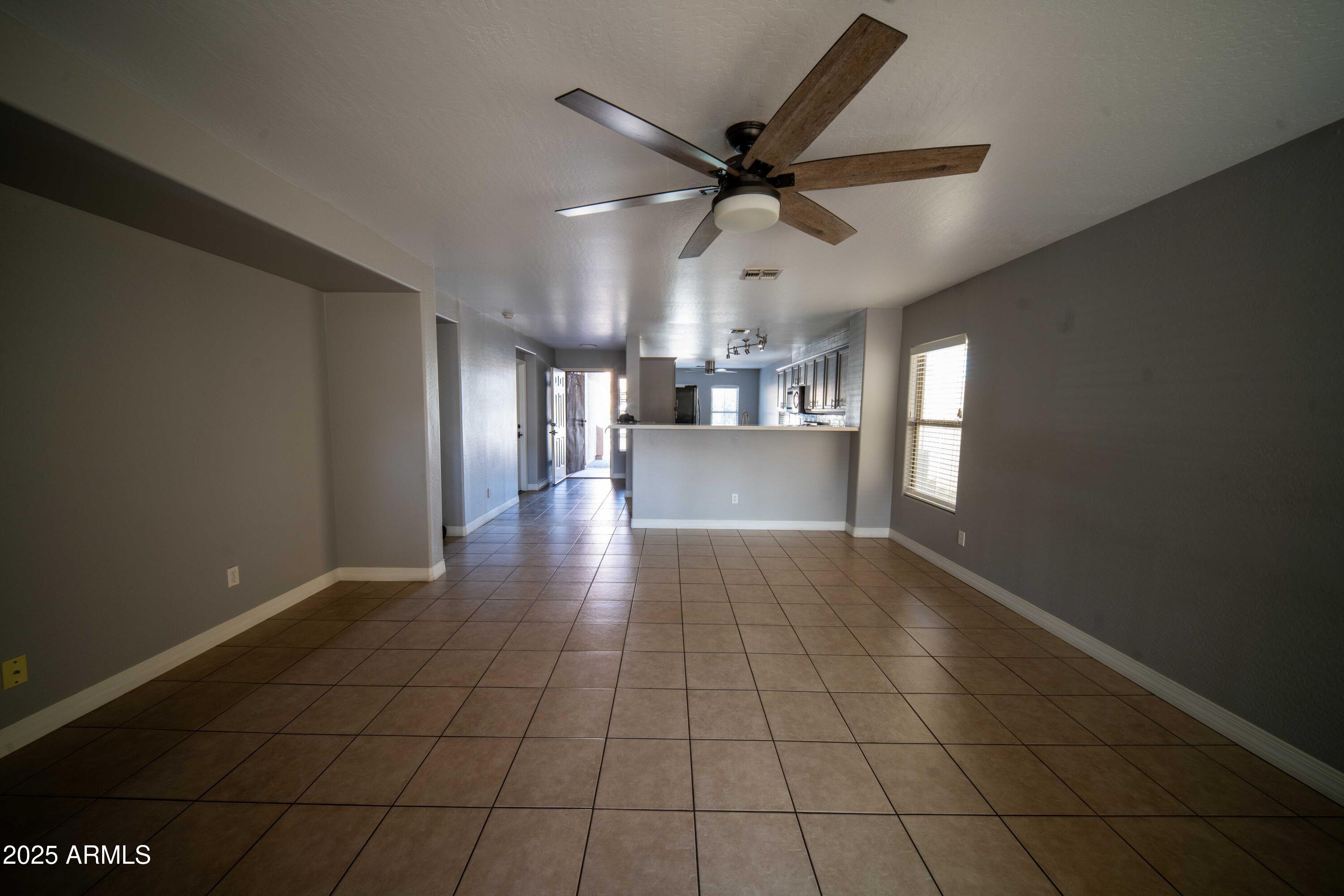 11725 West Flanagan Street Avondale, AZ 85323 - Photo 14 of 39 resizecom_Living Room_2
