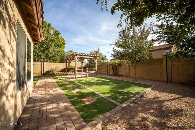 $2,400 | 11725 West Flanagan Street, Avondale, AZ 85323