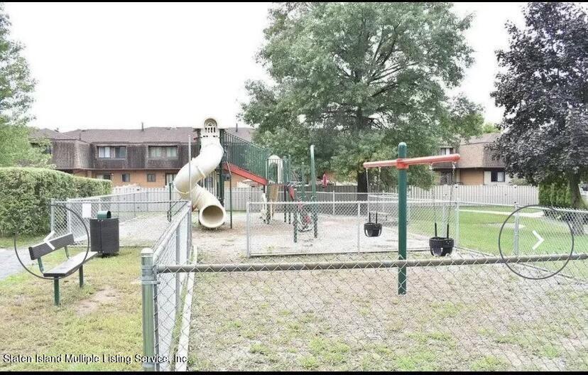 259 Windham Loop Staten Island, NY 10314 - Photo 38 of 42 2496A276-585B-4D8C-98EA-B84E219A81E4