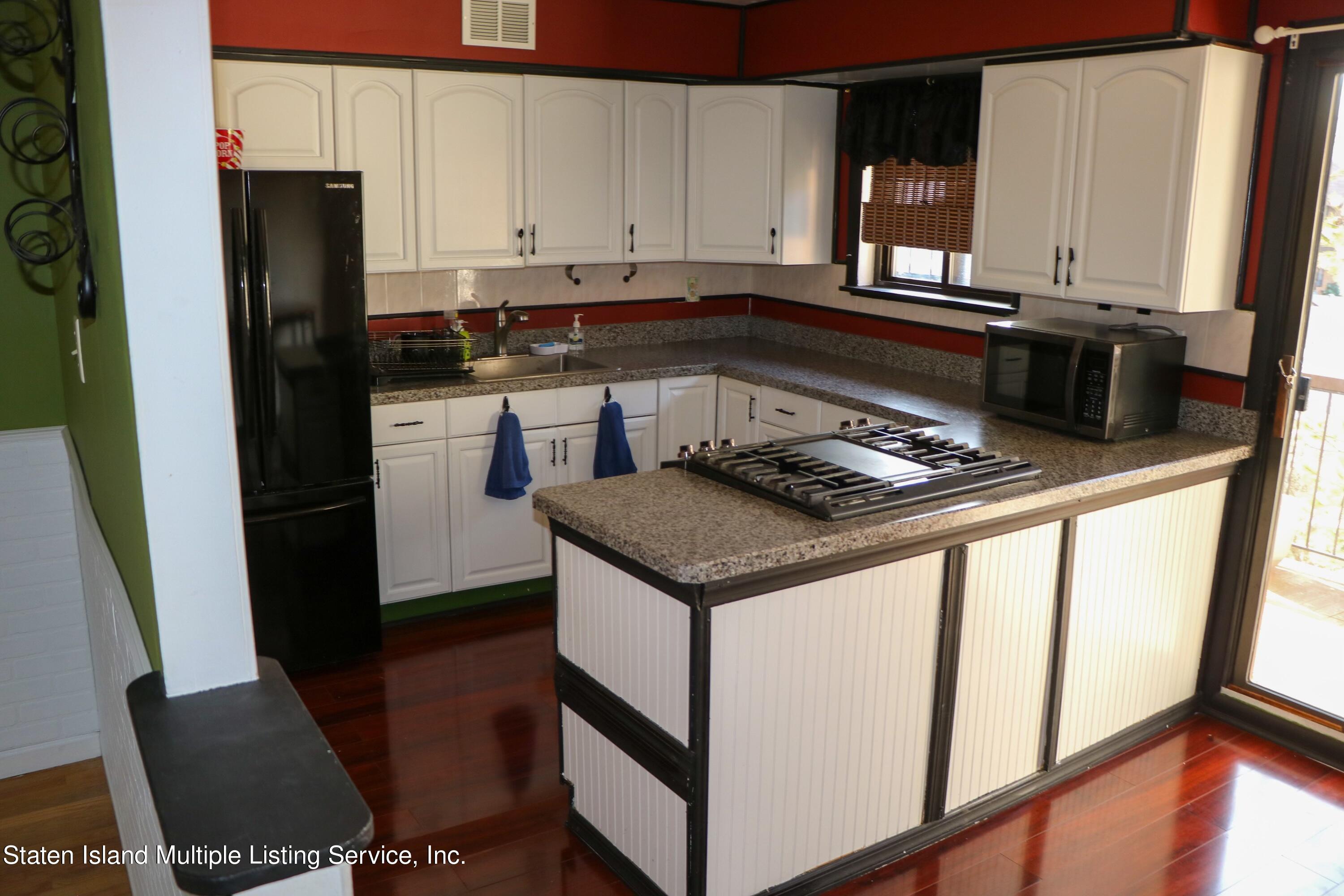 259 Windham Loop Staten Island, NY 10314 - Photo 8 of 42 6EA3E5FF-DFCF-490C-A996-A61E6AFD279D