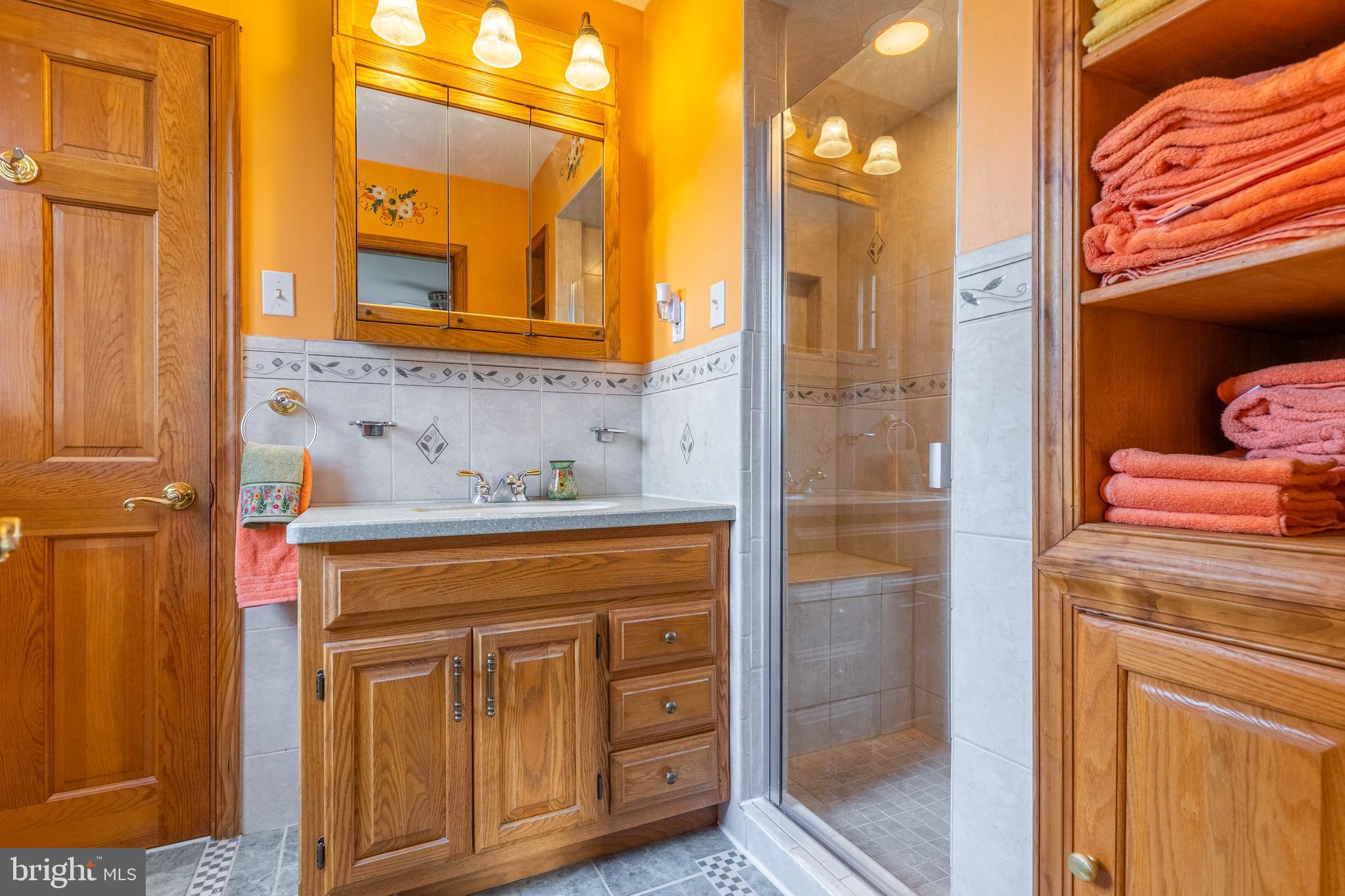 1068 Greentree Road Blue Bell, PA 19422 - Photo 26 of 34 Jack and Jill Full Bath