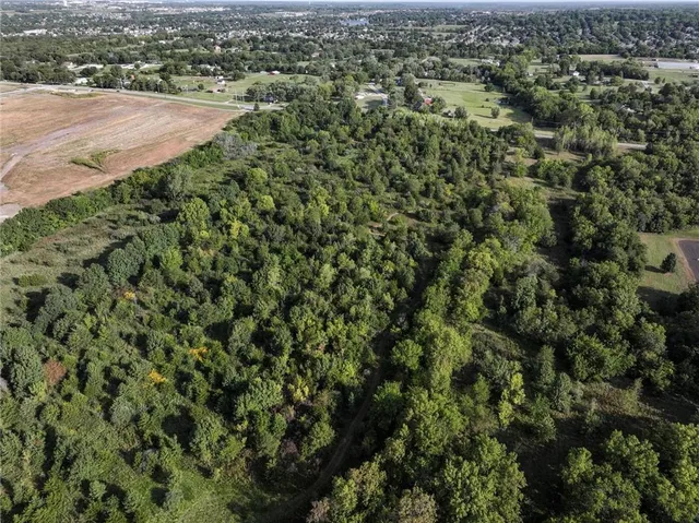 $200,000 | Lot 1 West Hubach Hill Road, Raymore, MO 64083