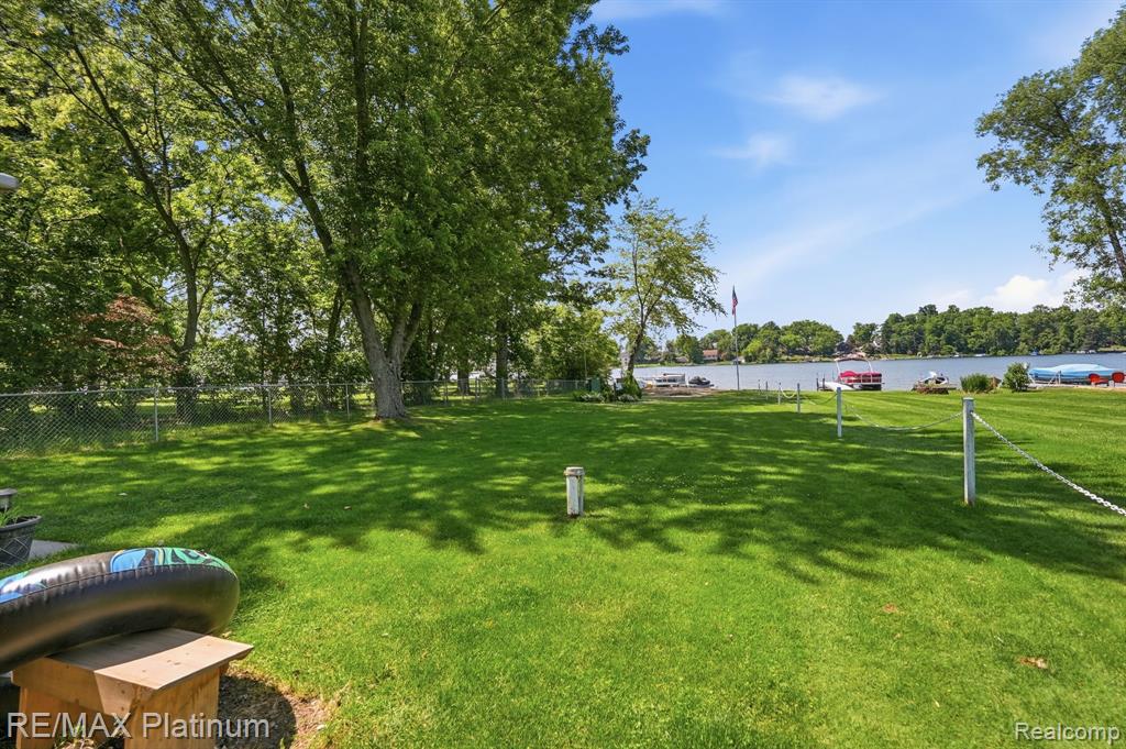 1612 South Hughes Road Brighton, MI 48114 - Photo 23 of 53