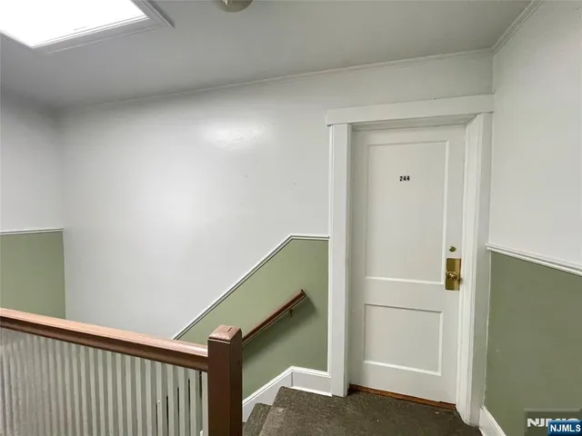 $2,275 | 244 Rock Road, Unit 2, Glen Rock, NJ 07452