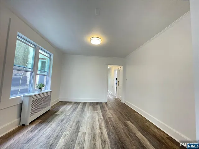 $2,275 | 244 Rock Road, Unit 2, Glen Rock, NJ 07452