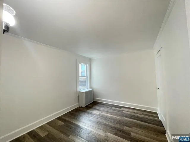 $2,275 | 244 Rock Road, Unit 2, Glen Rock, NJ 07452