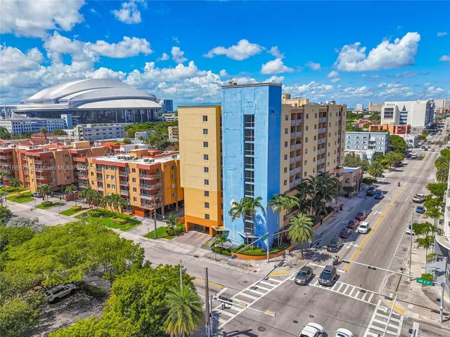 $250,000 | 218 Northwest 12th Avenue, Unit 702, Miami, FL 33128