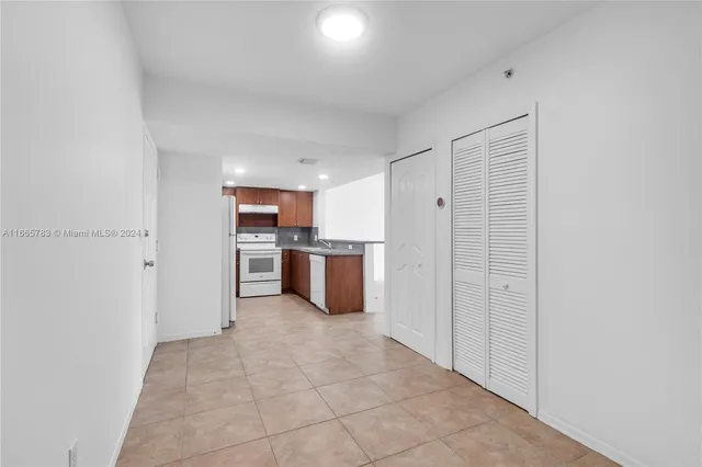 $250,000 | 218 Northwest 12th Avenue, Unit 702, Miami, FL 33128