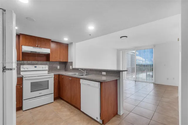 $250,000 | 218 Northwest 12th Avenue, Unit 702, Miami, FL 33128