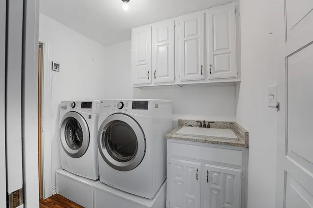 $575,000 | 640 South College Street, La Grange, TX 78945