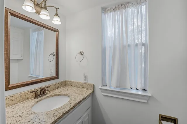 $575,000 | 640 South College Street, La Grange, TX 78945