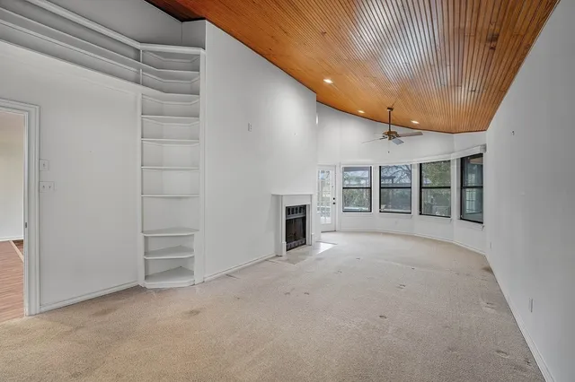 $575,000 | 640 South College Street, La Grange, TX 78945