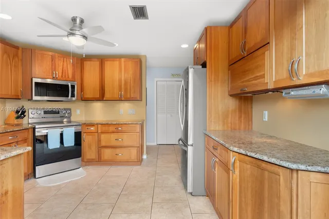 $355,000 | 6756 Southeast Bunker Hill Drive, Hobe Sound, FL 33455