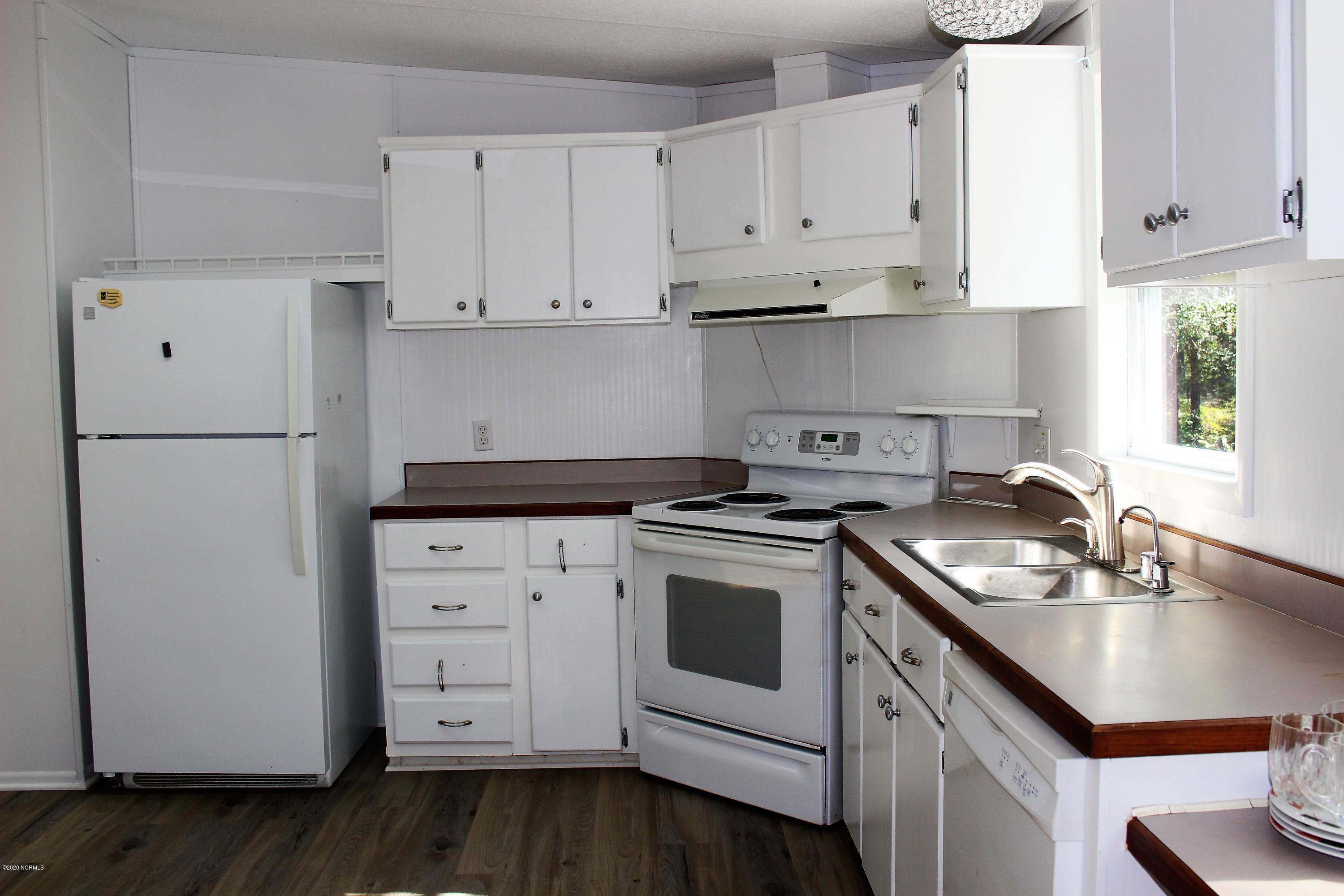 149 Maple Creek Road Southwest Supply, NC 28462 - Photo 6 of 19 Freshly painted