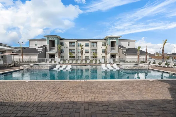 $1,910 | 3301 Gulf Freeway, Unit 1101, Texas City, TX 77568