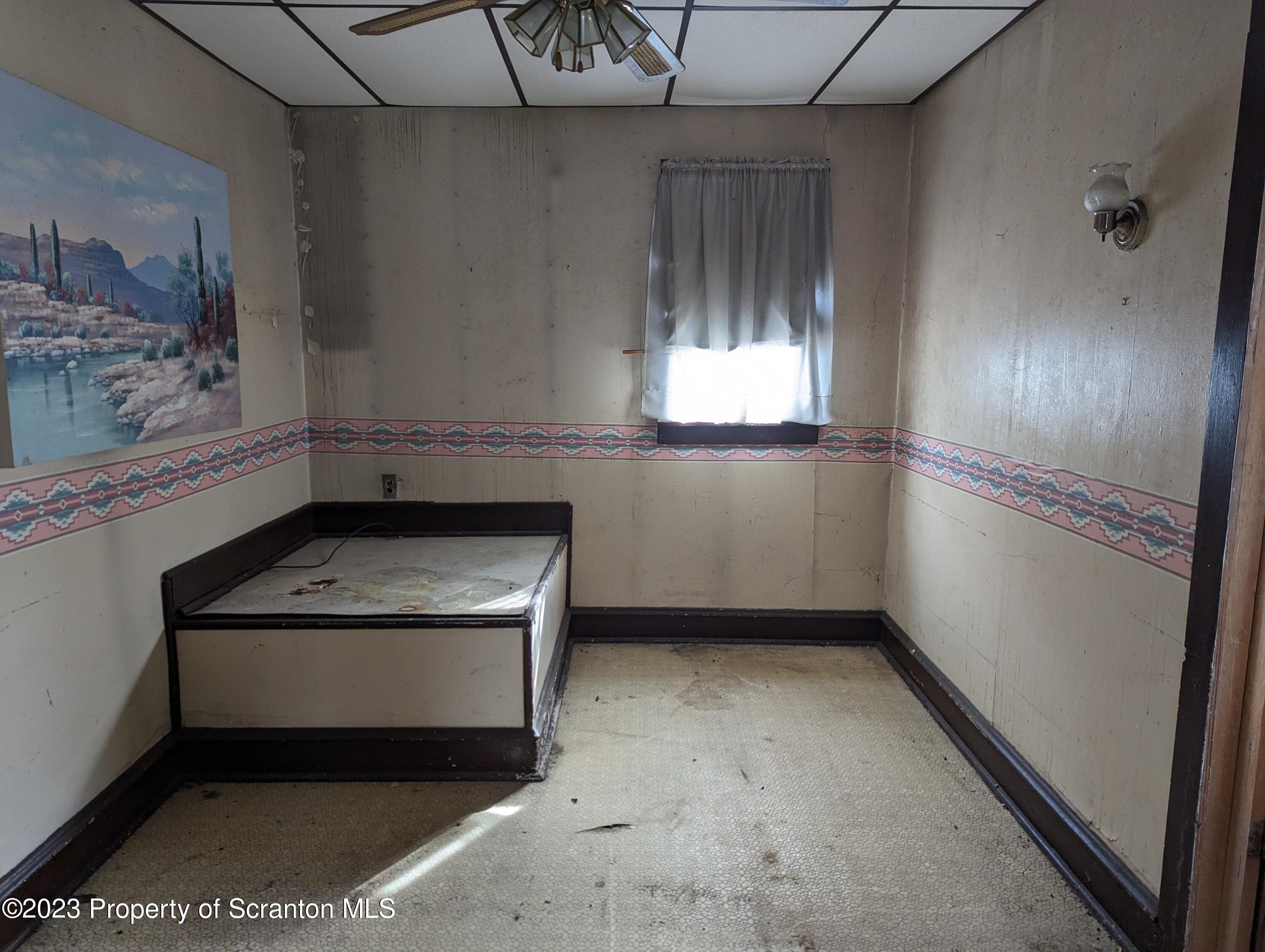 710 Edgebrook Drive Moosic, PA 18507 - Photo 8 of 19