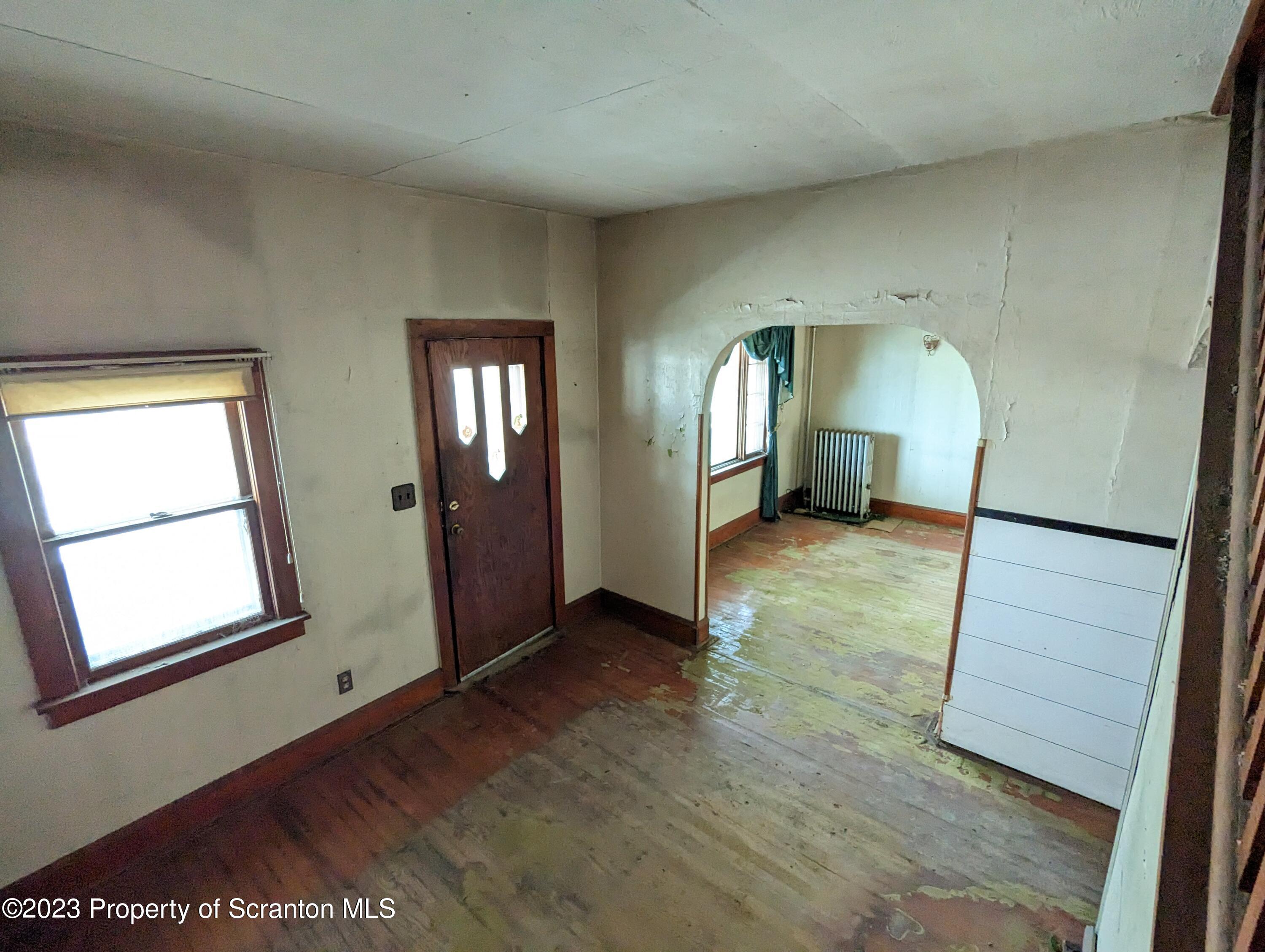 710 Edgebrook Drive Moosic, PA 18507 - Photo 9 of 19