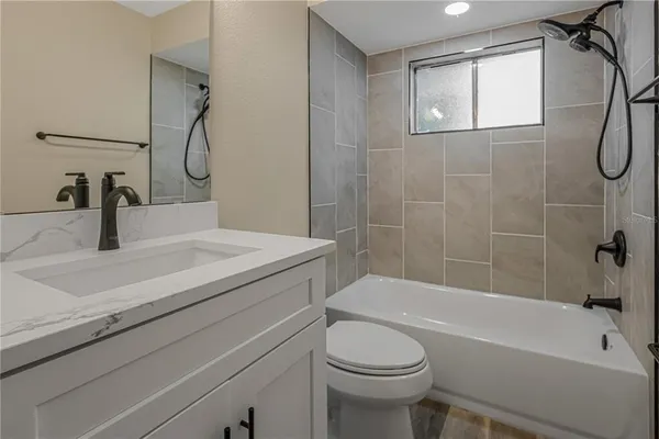 $299,900 | 2710 Lakewood Lane, Eustis, FL 32726