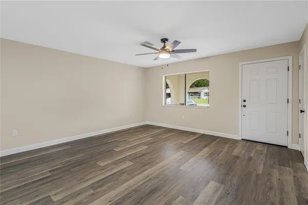 $299,900 | 2710 Lakewood Lane, Eustis, FL 32726