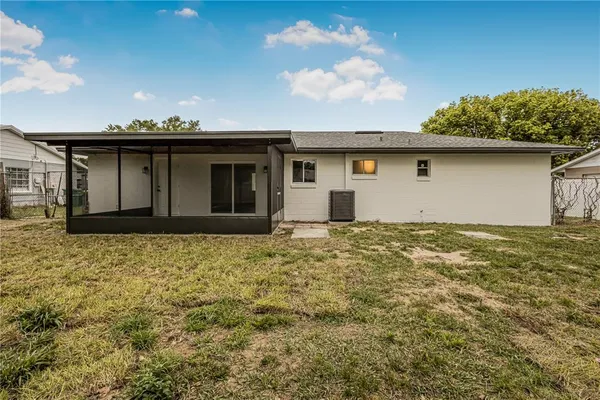 $299,900 | 2710 Lakewood Lane, Eustis, FL 32726