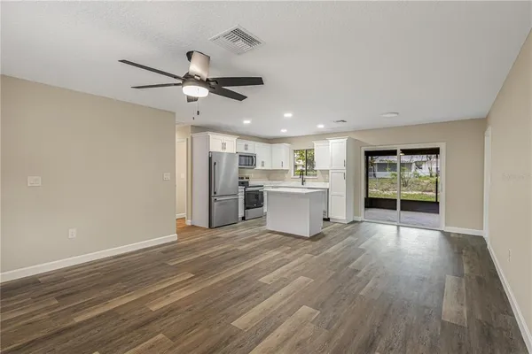 $299,900 | 2710 Lakewood Lane, Eustis, FL 32726