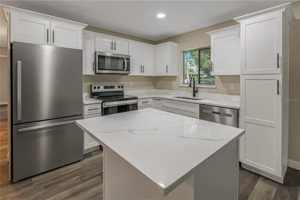 $299,900 | 2710 Lakewood Lane, Eustis, FL 32726