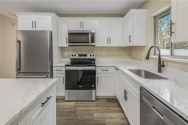 $299,900 | 2710 Lakewood Lane, Eustis, FL 32726