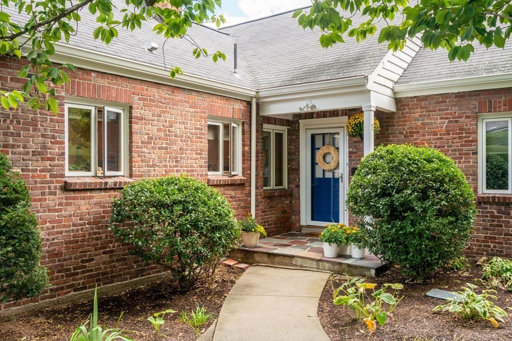 71 Jordan Road Brookline, MA 02446 - Photo 3 of 21 Gallery Image 3