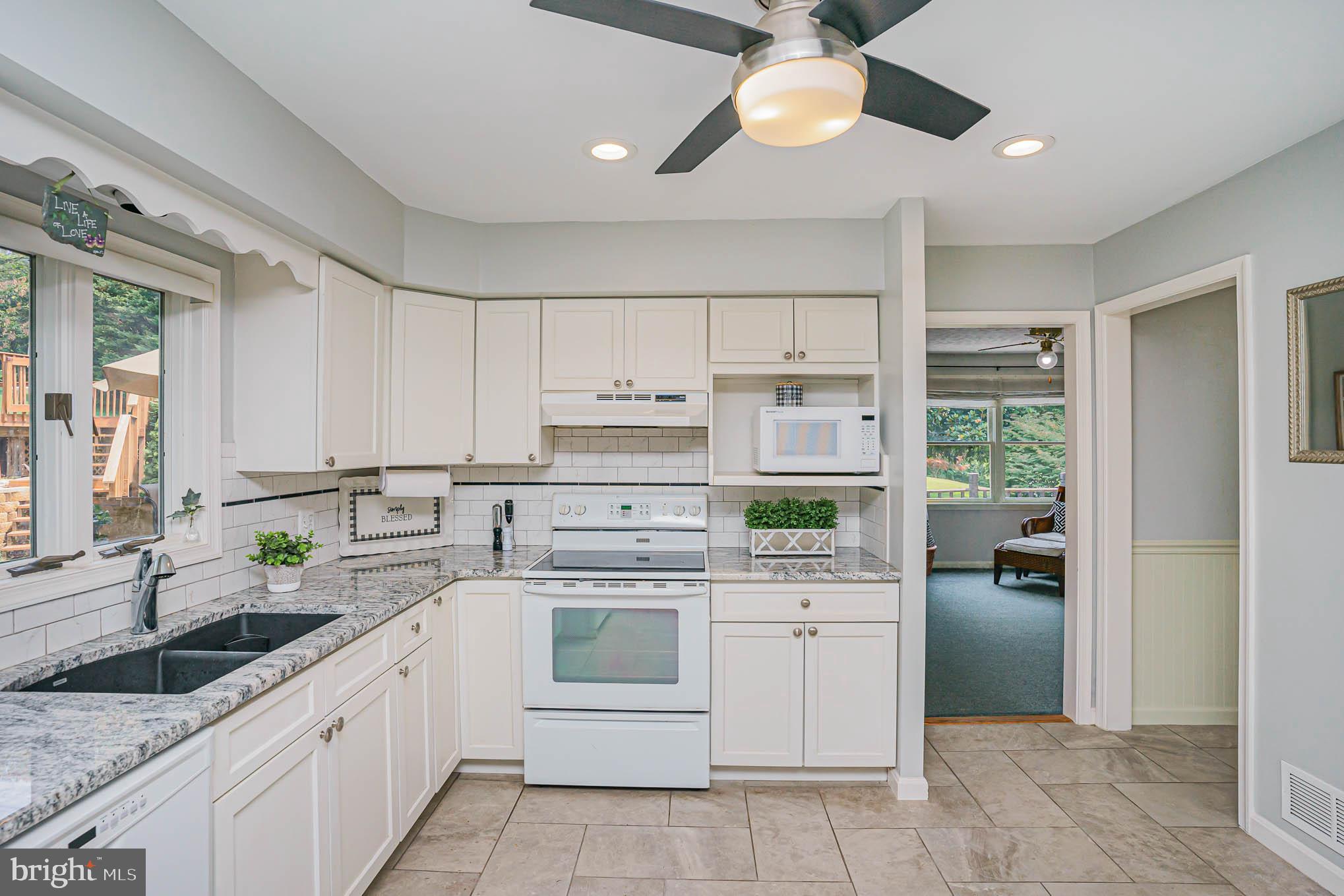 7902 Redstone Road Kingsville, MD 21087 - Photo 18 of 51 Newly renovated with cabinets, tile and granite!