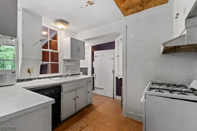 $615,000 | 194 James Street, Morristown, NJ 07960