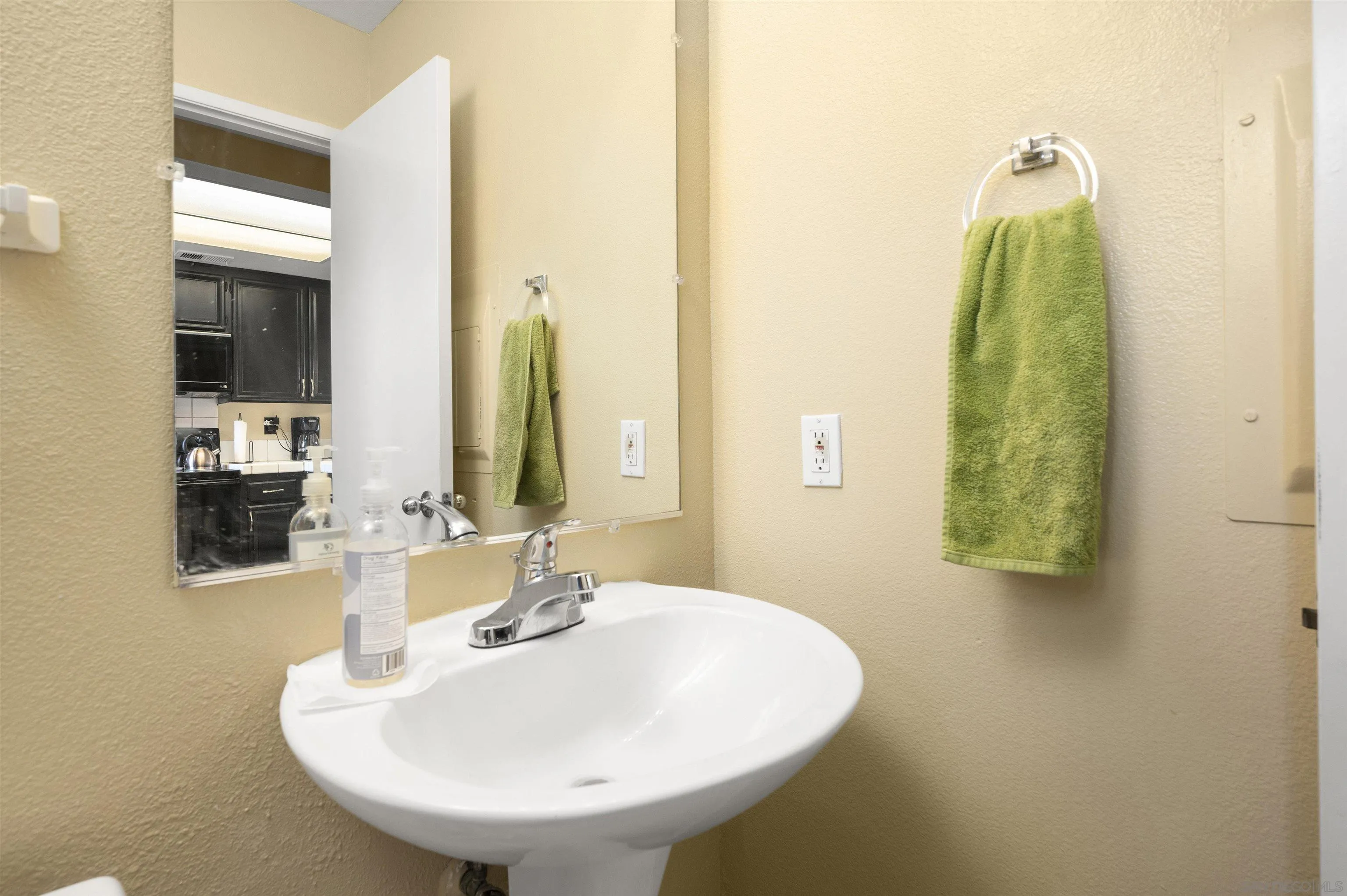 8951 Windham Court Spring Valley, CA 91977 - Photo 17 of 30 Gallery Image 17