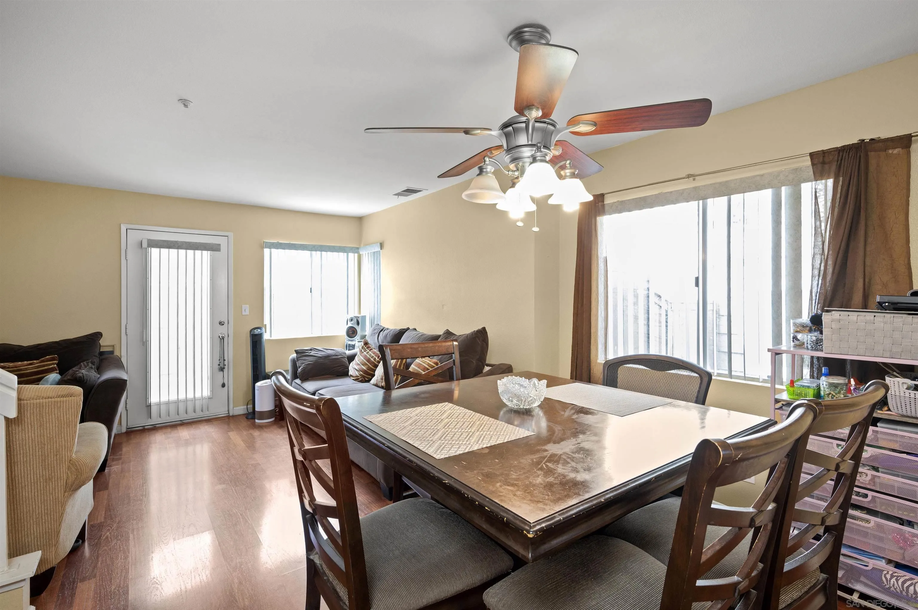 8951 Windham Court Spring Valley, CA 91977 - Photo 9 of 30 Gallery Image 9