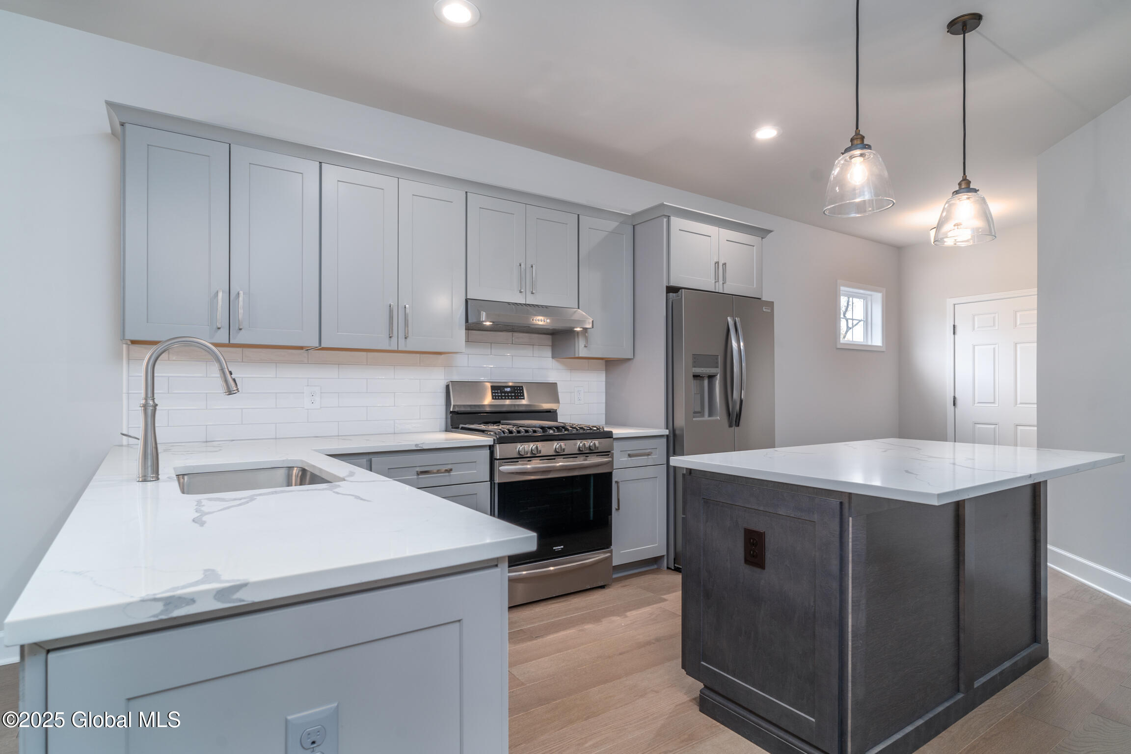 61 Priddle Lane Colonie, NY 12110 - Photo 2 of 9 Kitchen