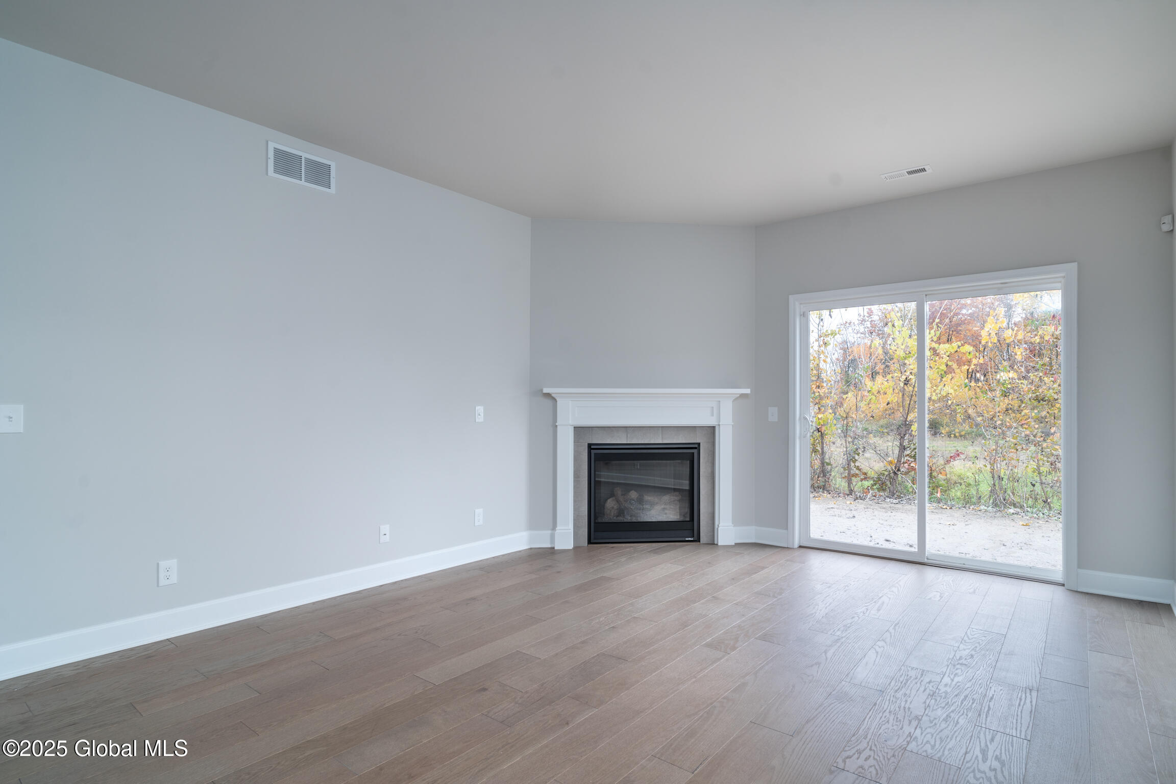 61 Priddle Lane Colonie, NY 12110 - Photo 4 of 9 Great Room