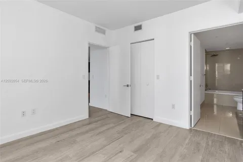 $595,000 | 45 Southwest 9th Street, Unit 3502, Miami, FL 33130
