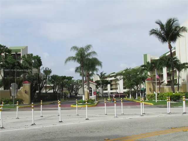 $1,800 | 8820 Fontainebleau Boulevard, Unit 105, Miami, FL 33172