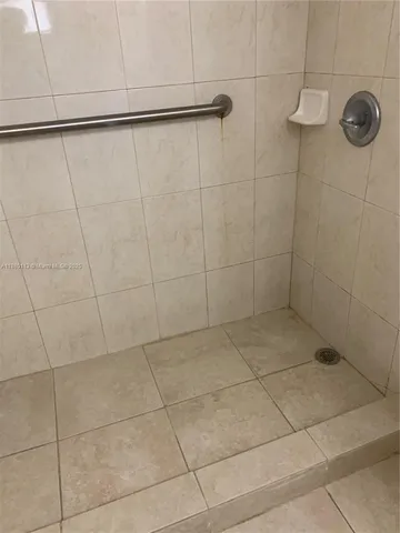 $1,800 | 8820 Fontainebleau Boulevard, Unit 105, Miami, FL 33172